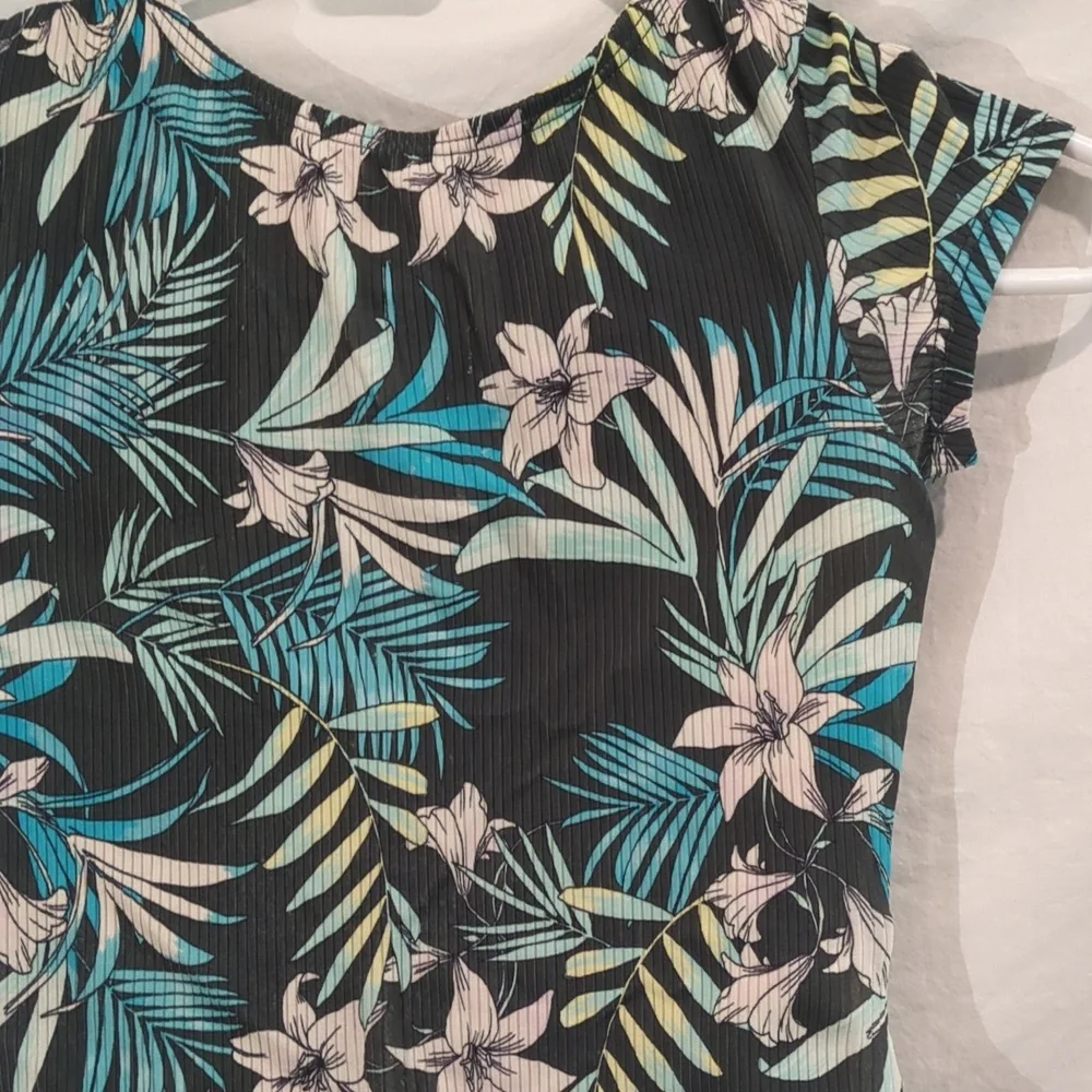 art class tropical flowers